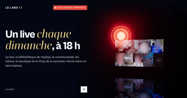 Visuel de l’abonnement La base de LE LABO IA : un écran de live en 3D et une pastille rouge de direct, avec le titre « Un live chaque dimanche, à 18 h ».